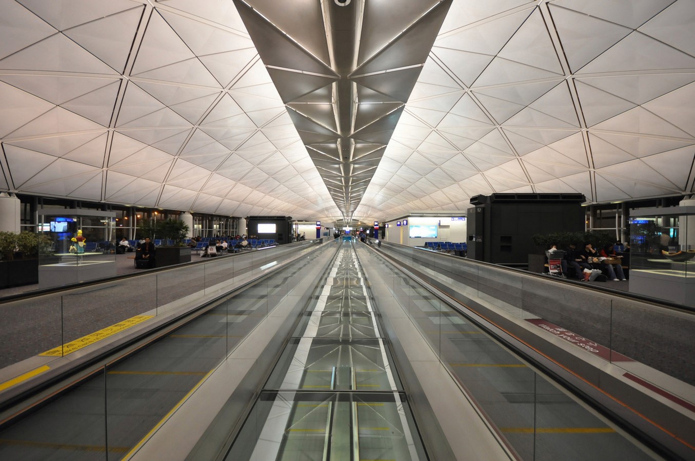 由福斯特建筑事务所设计的香港国际机场-现代最具雄心的建筑-小型张3